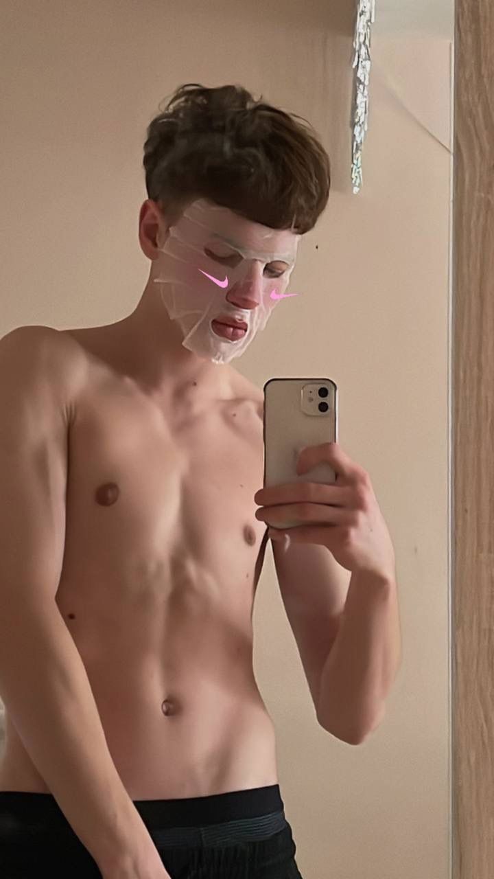 kelly_twink