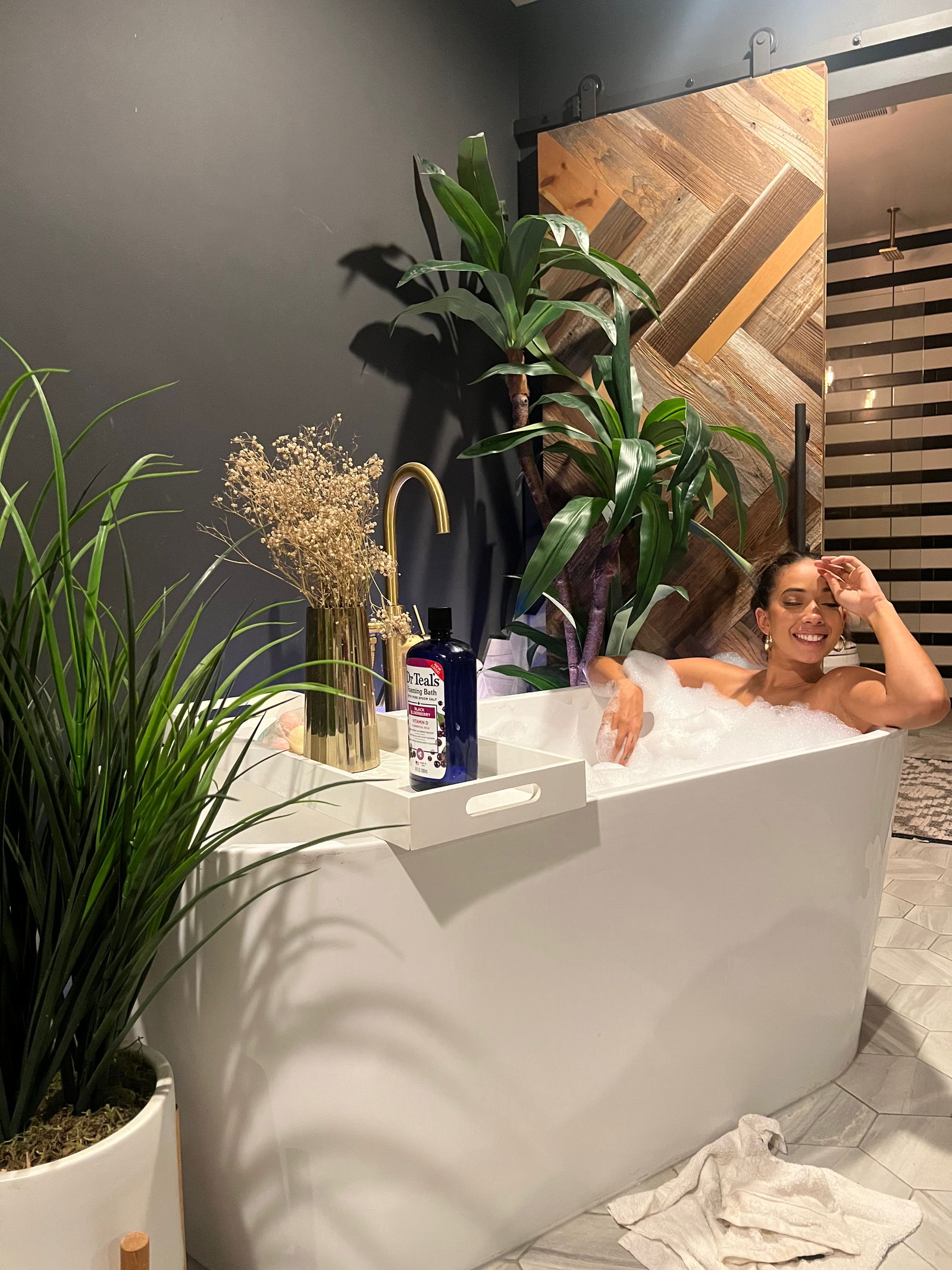 kassandraluncut banner