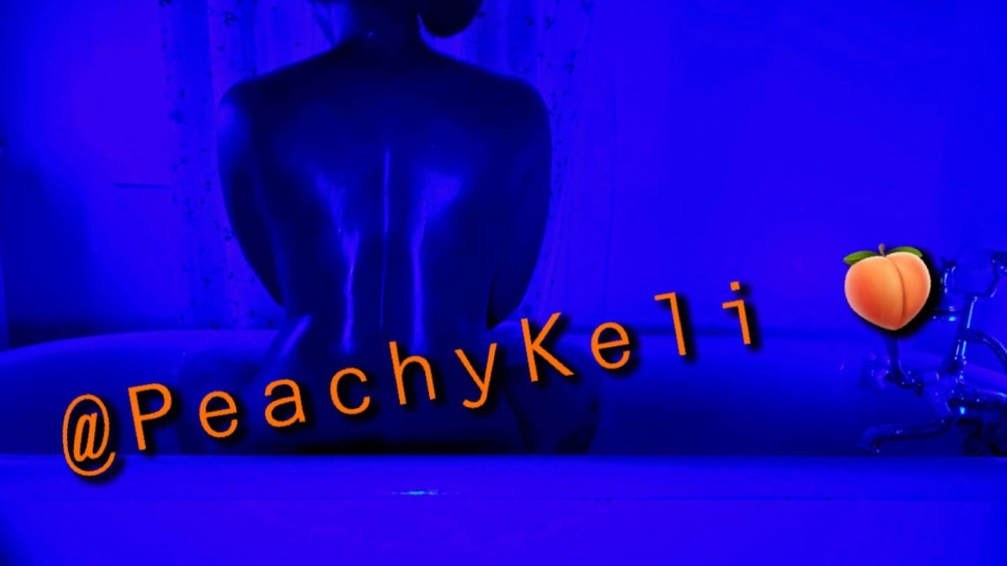 peachykeli banner